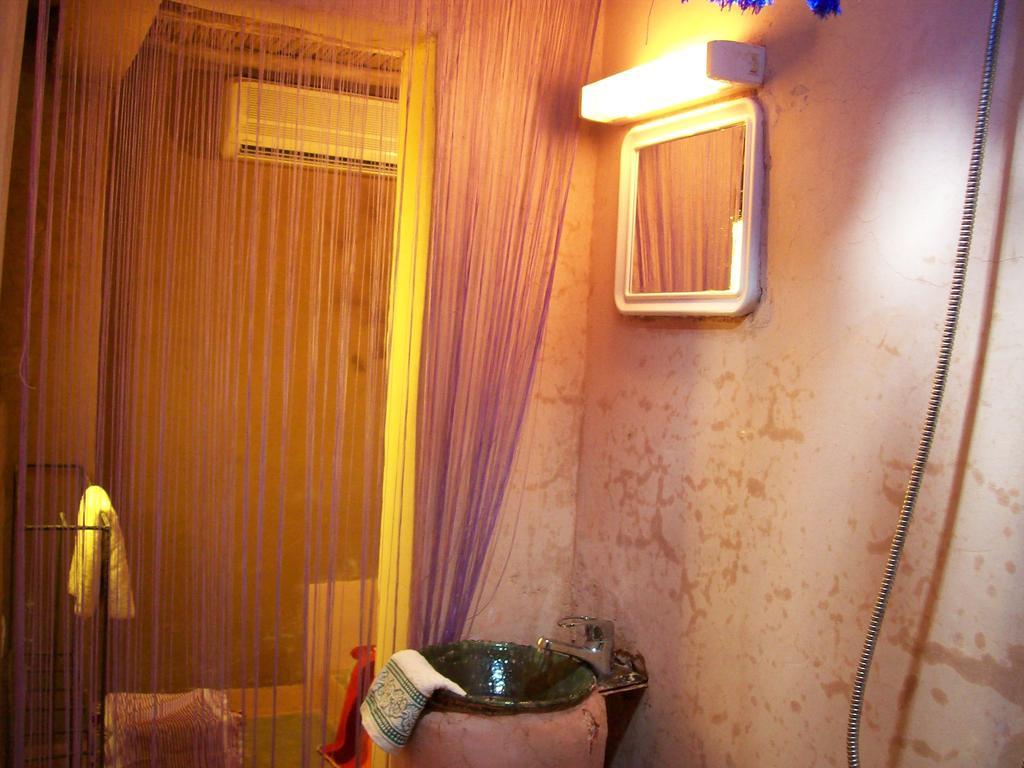 Auberge Toda Kasbah Tinfou Zaouia de Sidi el Mokhtar Ben Ali المظهر الخارجي الصورة